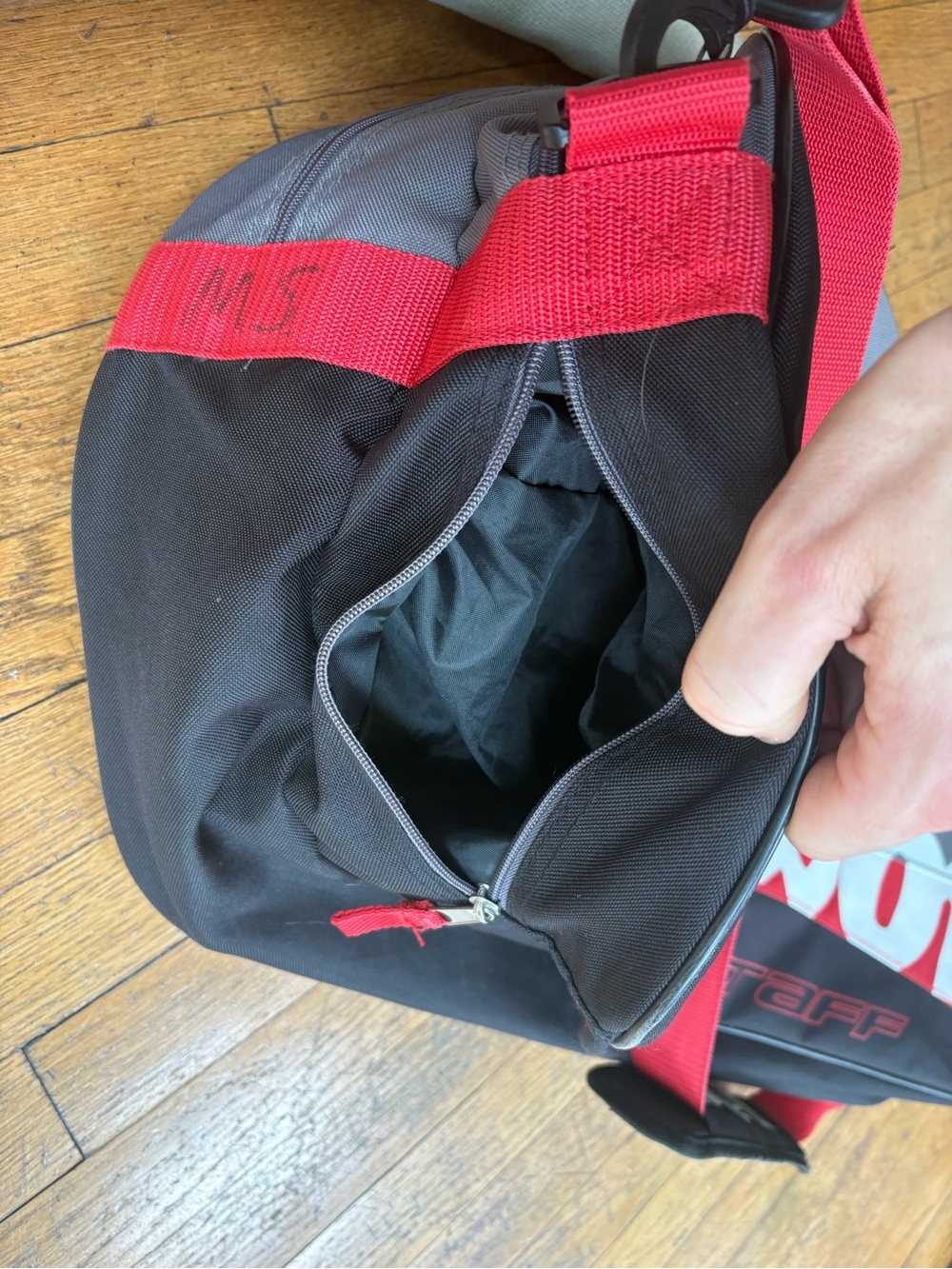 Wilson Pro Staff Tennis Racket Bag | Gray & Red | Multi-Compartment ๐พ - Picture 9 of 16
